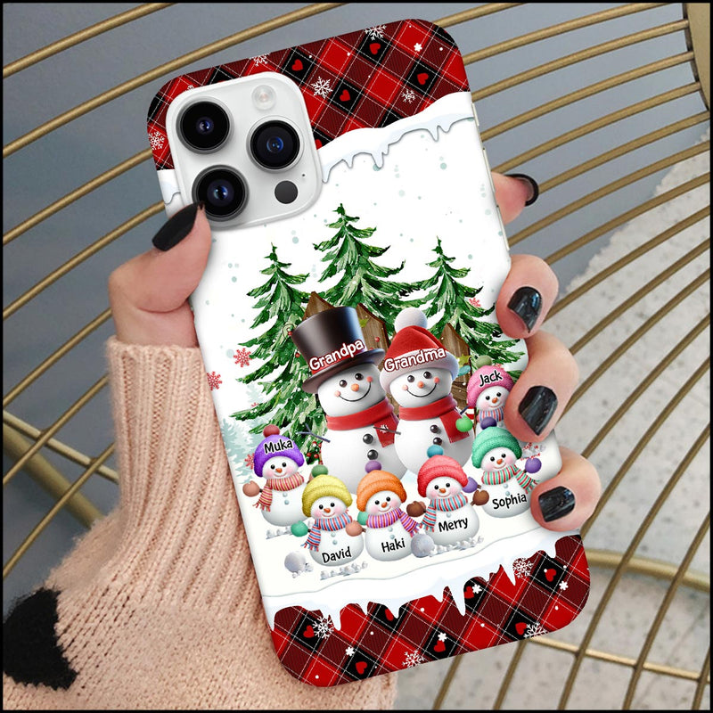 Discover Granparents/Parents Snowmen With Baby Kids In Pine Tree Forest - Personalized Phone Case